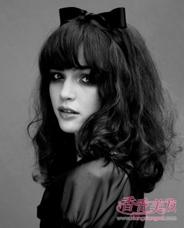 ����Ů���ʺ���ʲô���� 2018����Ů���̷�����