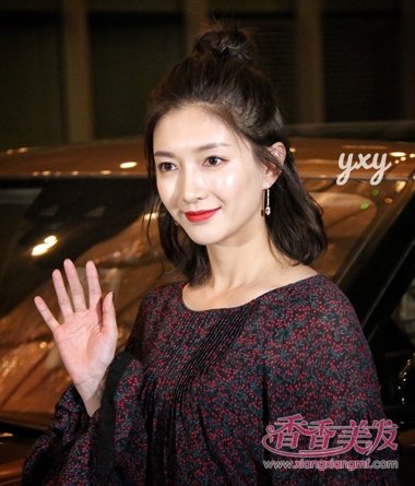 ����Ӱ���������׶ؽ�ͷ �����̷�+��ɫ����ȹlook��Ƥʱ��