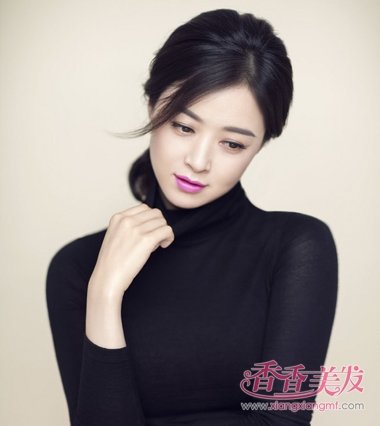 �����ز����ʵ��ݰ� ��΢�ֽ硱Ů�������ݷ�����ֵ��ӵ��