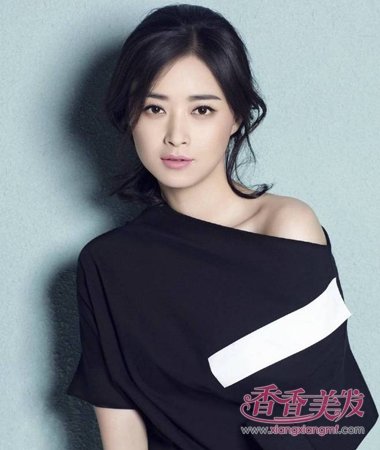 �����ز����ʵ��ݰ� ��΢�ֽ硱Ů�������ݷ�����ֵ��ӵ��