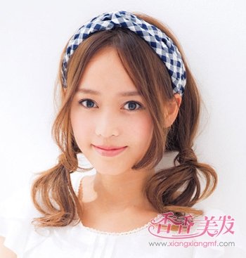 �����ഺͷ������һչ�ഺ���� У԰Ů���ഺ�ɰ���β��������������