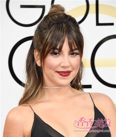 ������Ů�Ǻ�̺���涷�� ��̺��������Ů��ƫ����������