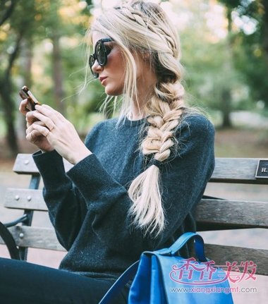 �򵥵��＾�෢���� �＾Ů���෢С����