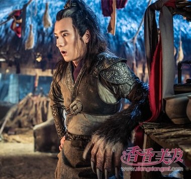 ���䶯Ǭ����������ױ�շ��� ������װ������һɫ��β��