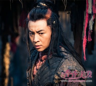 ���䶯Ǭ����������ױ�շ��� ������װ������һɫ��β��