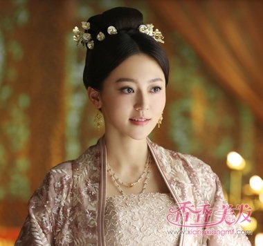 ����������ʮ���һ�����Ů��Ʈ�ݼ�Լ��װ��������ʮ��