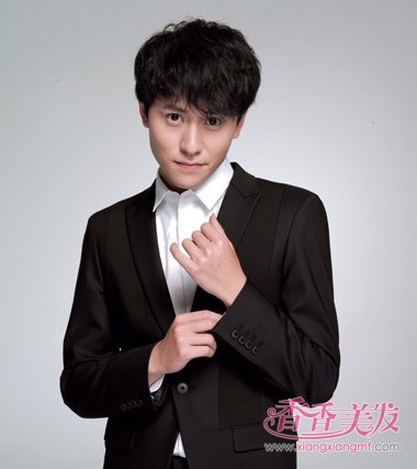 杨紫秦俊杰公开爱情撒狗粮 秦俊杰清新阳光男生发型男友力max