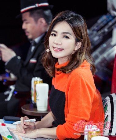 Ella��Ů�������еģ� EllaԲ�����緢ɢ��ŨŨŮ��ζ