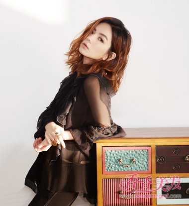 Ella��Ů�������еģ� EllaԲ�����緢ɢ��ŨŨŮ��ζ