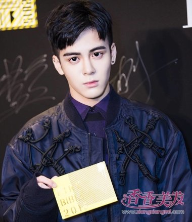 �к�����ͷ��ô�� ����ͷ�ɰ�����ͼƬҲ��Ҫ����ʱ�е�