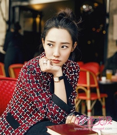 ���Ϸ�����ľ��3��25�տ������� Ů���װٺ�ְ����������˧������