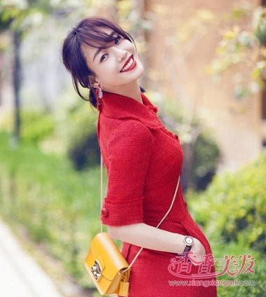 ���Ϸ�����ľ��3��25�տ������� Ů���װٺ�ְ����������˧������