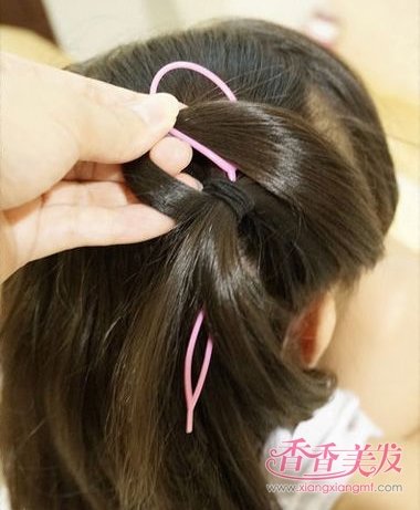 �ɰ�����ͷ����ô�� �ɰ�Ů��ͷ����ôŪ