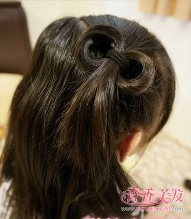 �ɰ�����ͷ����ô�� �ɰ�Ů��ͷ����ôŪ