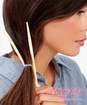 简单新娘挽头发方法 筷子挽头发的方法图解