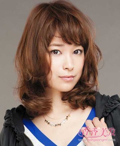 �̷�Ⱦʲô��ɫ������ 40��Ů�����ʶ̷���ɫ