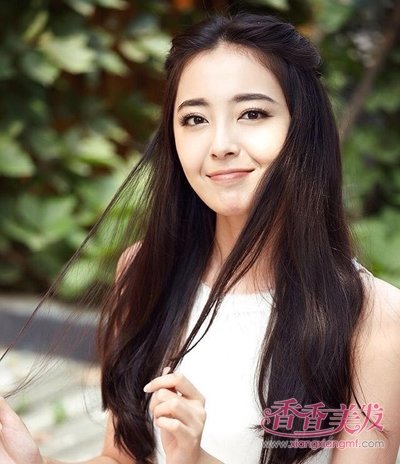 ��¶��ȹ����һЦ��Ů�� ��¶���ķ��;������