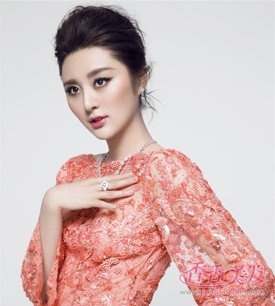 �г�������ü�������Ͷ��� ��¶�г�������Ƥ��Ů��