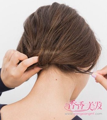 头发齐肩但是剪得太整齐了 怎样把齐肩发盘成简单好操作的发型