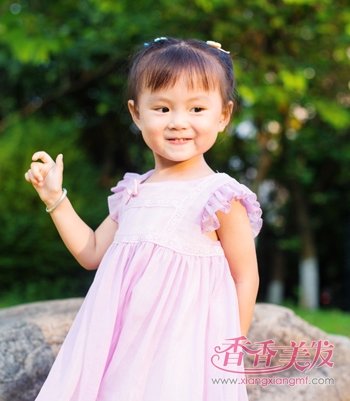 С���ӵ�ͷ���ܶ���ô����ȥ���� Ů��������ͷ����������ͻ���ˬ�ܶ�