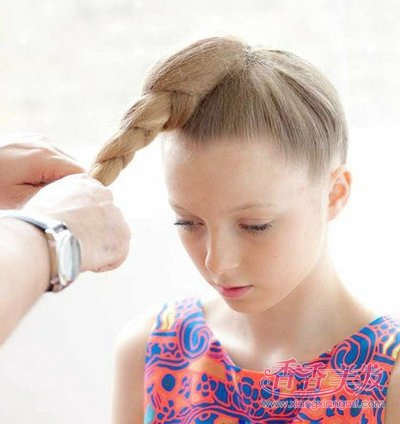 13��Ů���������費Ҫͷ���� һ�����ͷ�����򵥷������ͼ��ѡ������Լ���