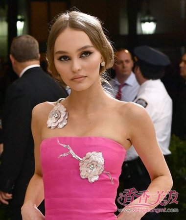 2017Met GalaŮ�Ǻ�̺���� �����������ȵ�Ů�Ƿ���PK