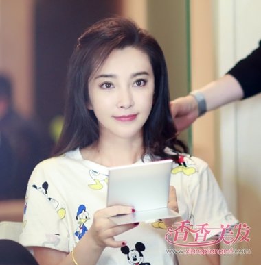 ��������Ů�����������ɫ΢������Ů��ը��