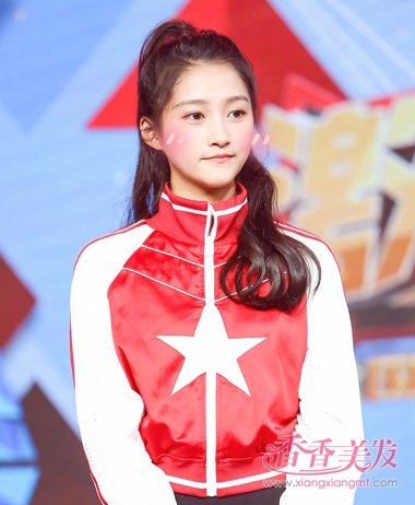 �����µ��ʻ�������ͮ�׳������ǵ�ʮ���꡷ ����ͮ�������������ഺ����