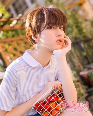 �ܰ�̷������ֹ��� Ů���ǽ�����ɶ̷�����