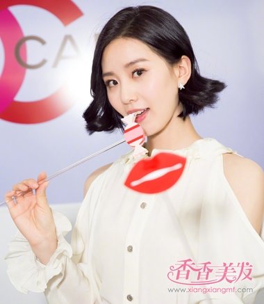 ������ʫʫ���Ƕ̷���¶��װ һ������һ����������