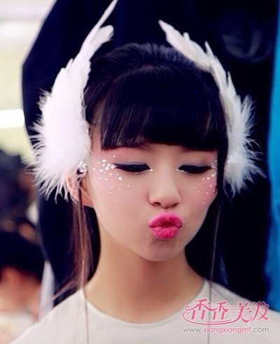 ������ѧԺ���������¼�Լ 90��Ů�����崿��������һ����Ϳ