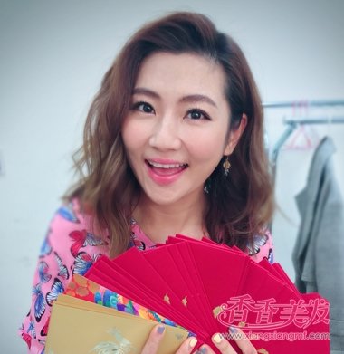 ����֮����ʺ� Selina���ж̾�����ɿ���СŮ��