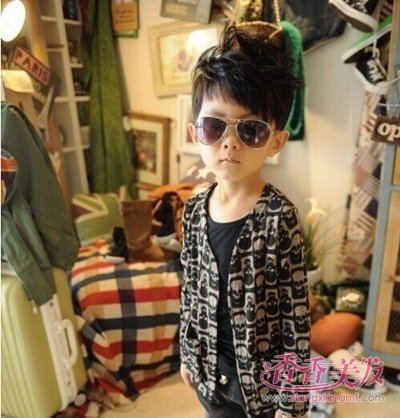 qq头像斜庞克发型图片 小孩可以剪斜庞克吗