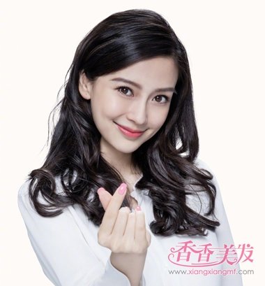 Angelababy������΢�����Ѱ��� ��ӱ����ʱ�г�������look