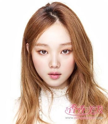 �����̺������ͷ������ɫͼƬһ�������ͱ���Ů���ǻ�ӭ