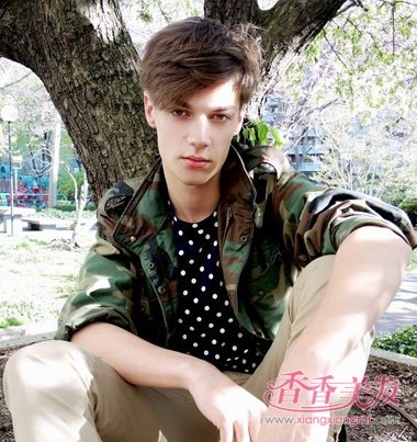 ����ͷ������һ�ߵķ��� ��ʿ�������Ĳ���ÿ�������һ��