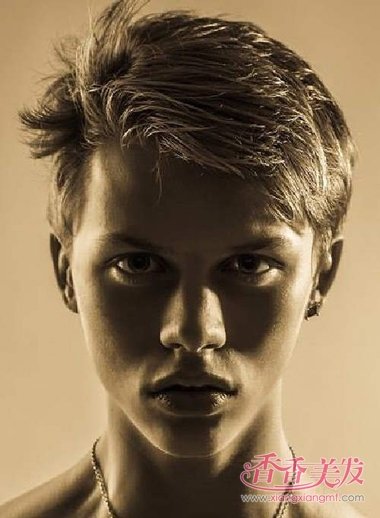 ����ͷ������һ�ߵķ��� ��ʿ�������Ĳ���ÿ�������һ��