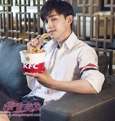 ֻ����һ���ˡ����ݳ��ᳬ�� ҡ�����ꡰлͯ�����׺�ɫ�̷�����