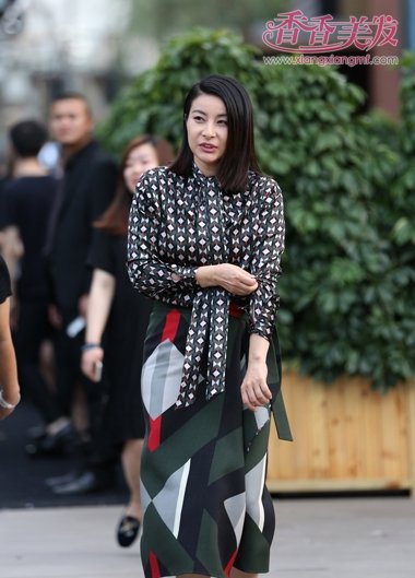 ����ϱ�������������׳�ϯ� ���ֱ����ƫ������ʱ�з�