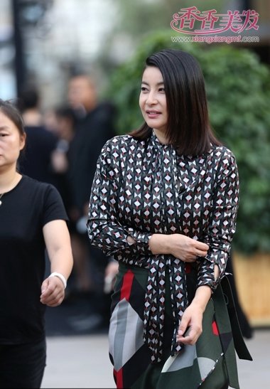 ����ϱ�������������׳�ϯ� ���ֱ����ƫ������ʱ�з�