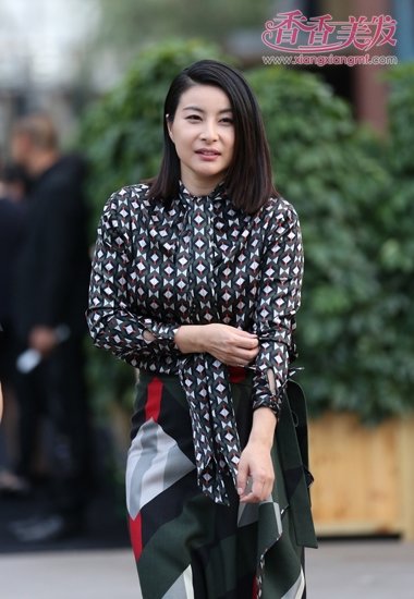 ����ϱ�������������׳�ϯ� ���ֱ����ƫ������ʱ�з�