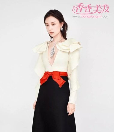 ˭˵СŮ�����ܰ��� ŷ������ײ�����������ʸ���