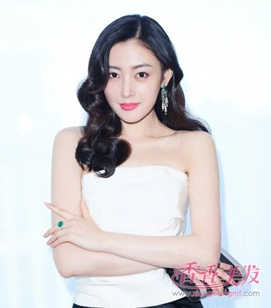 �����ڴ�ӫĻŮ������ ���찮�����Ů�ǿ�����г���