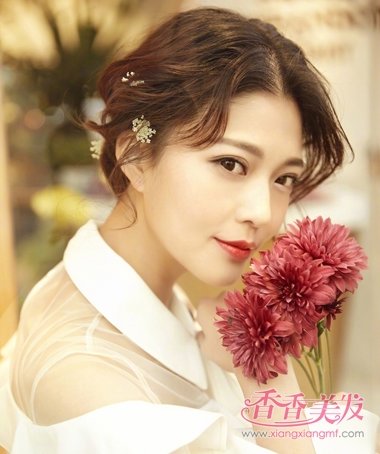 �½��ٻ�Ů������֮���� �����뻨�����ķ��ͳ�����