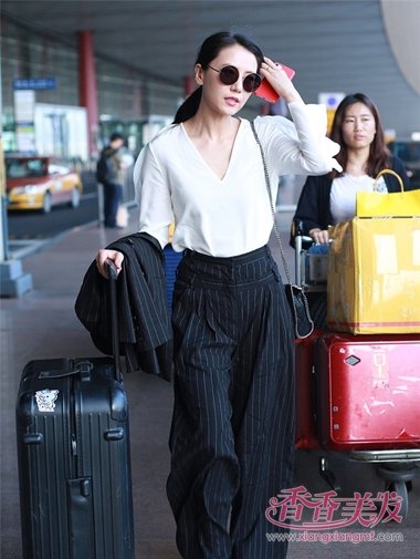 ����Ů��ԲԲ����β�� ����ְҵŮ���ķ���