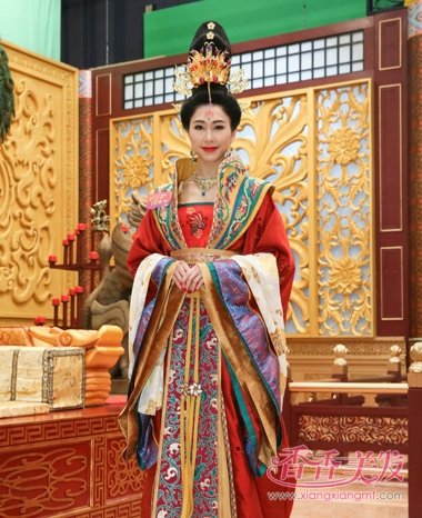 TVB��͢�����2�Ȼ���ӳ ��ЩŮ�ǵĹ�װ������еó�����