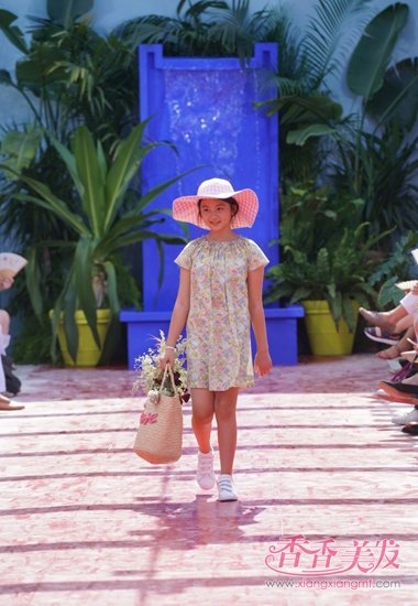 ����ͯװ��������Ļ ���̻ƶ��ʱ�з�չ��