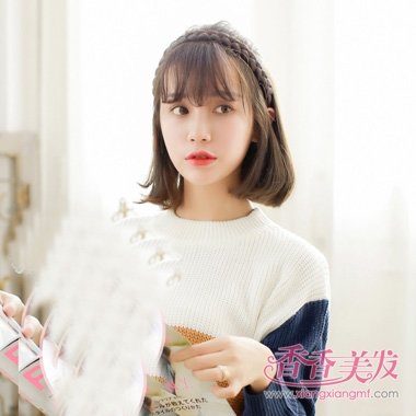 空气刘海适合的发箍 流行简单齐刘海发髻为何不来试试看呢