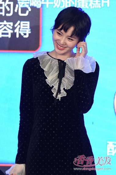 ��������Ů���̷����� ��ΰ����ʫʫ���ʾ���