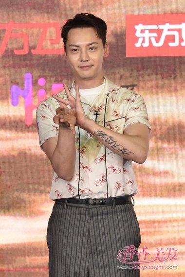 ��������Ů���̷����� ��ΰ����ʫʫ���ʾ���